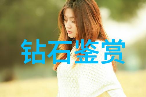 小红帽如何在森林中巧妙地逃脱了恶狼的追捕