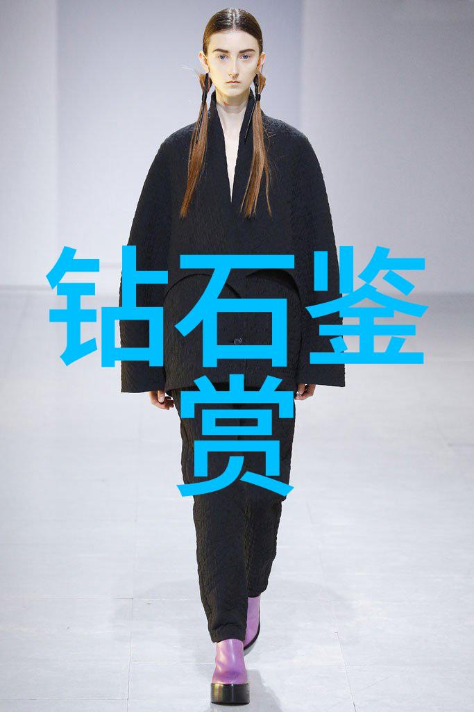 介绍中国文化英语作文80词-A Journey Through the Rich Tapestry