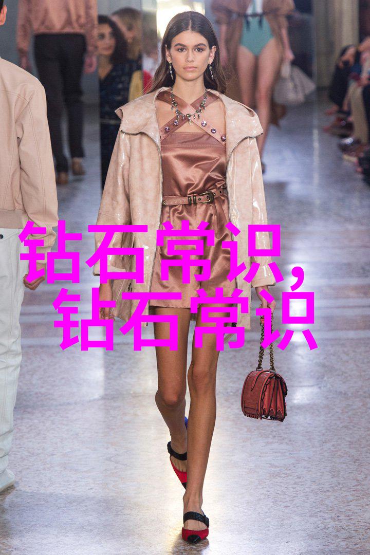 海柳轻摇翡翠梦A货珠宝抒露气质追求