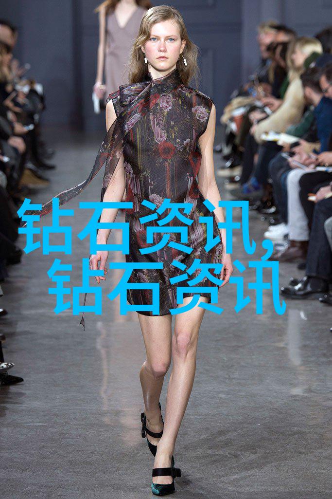 水洗法与光线测试揭秘如何用一杯水区分翡翠的真假