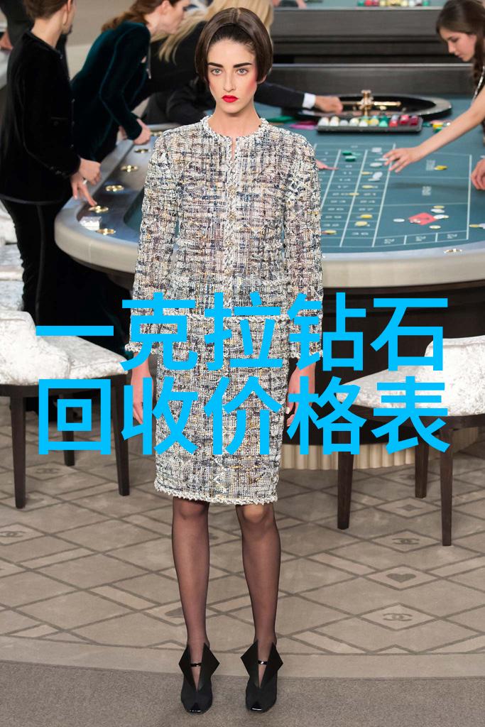 翡翠梦境中的幻影人生一位画家和他的灵感来源探究