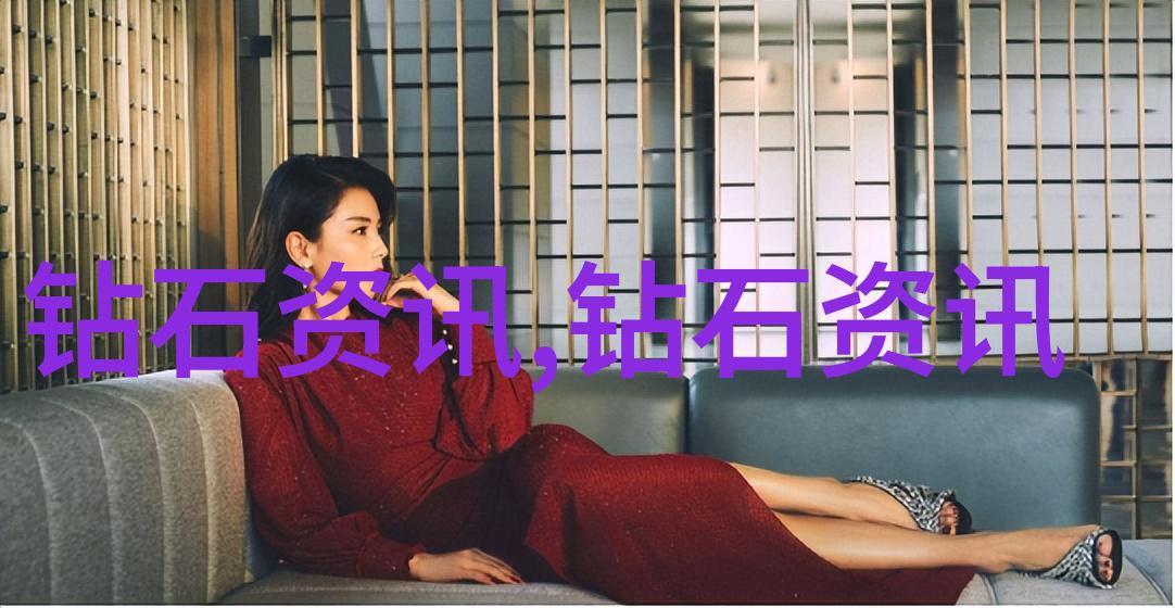 在大自然的怀抱中鉴定翡翠胸针显现出雍容华贵的秘密