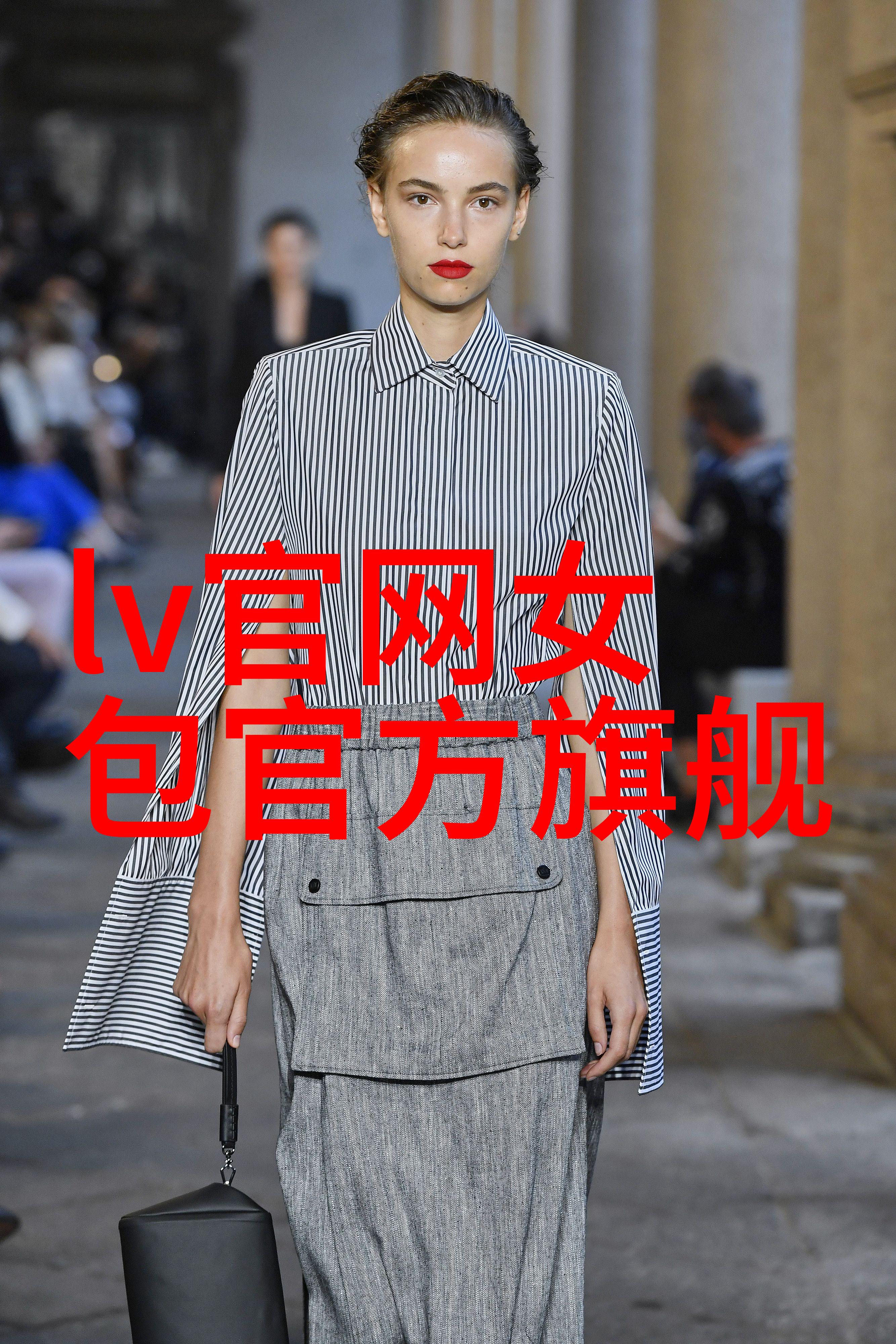 学长在地铁里为什么要这样做呢地铁里的礼仪与尊重