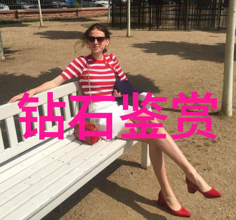 男朋友咬小兔兔应该咬多长时间-爱的微妙界限探索亲吻时长的艺术