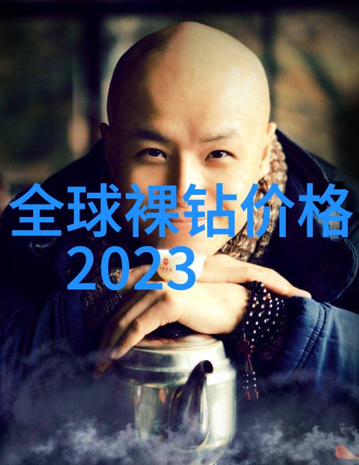 翡翠如何形成的-绿意盎然揭秘翡翠矿石成长的秘密