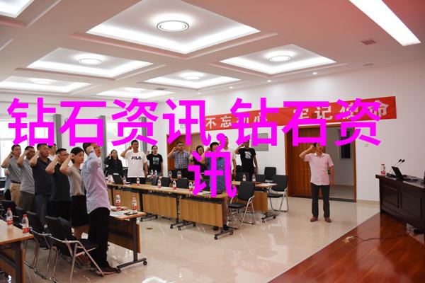 翡翠原石知识璀璨气质追求不凡  吉祥天然翡翠A货首饰亮相