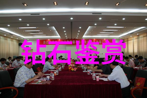 在市场上购买翡翠时怎样识别出真正的高品质宝石呢