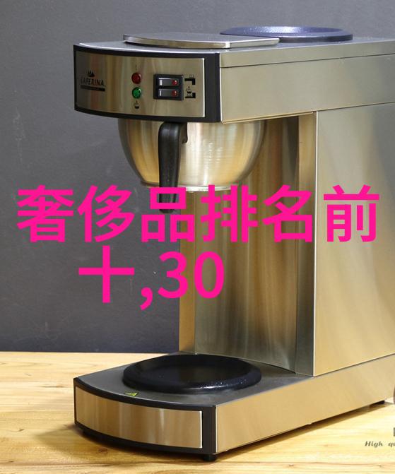 夜幕下的奇遇月光下的小径与守护的树精灵