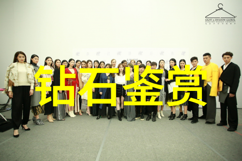 青瓷犹如中国瓷器的灵魂每一件工艺品都是对传统的继承与创新