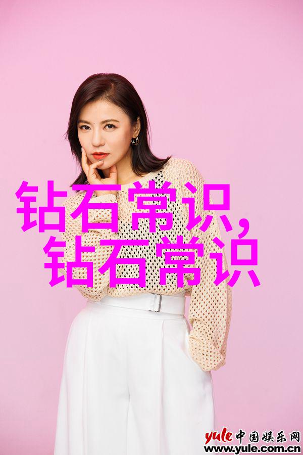 翡翠手镯璀璨夺目与古朴简约的双重魅力