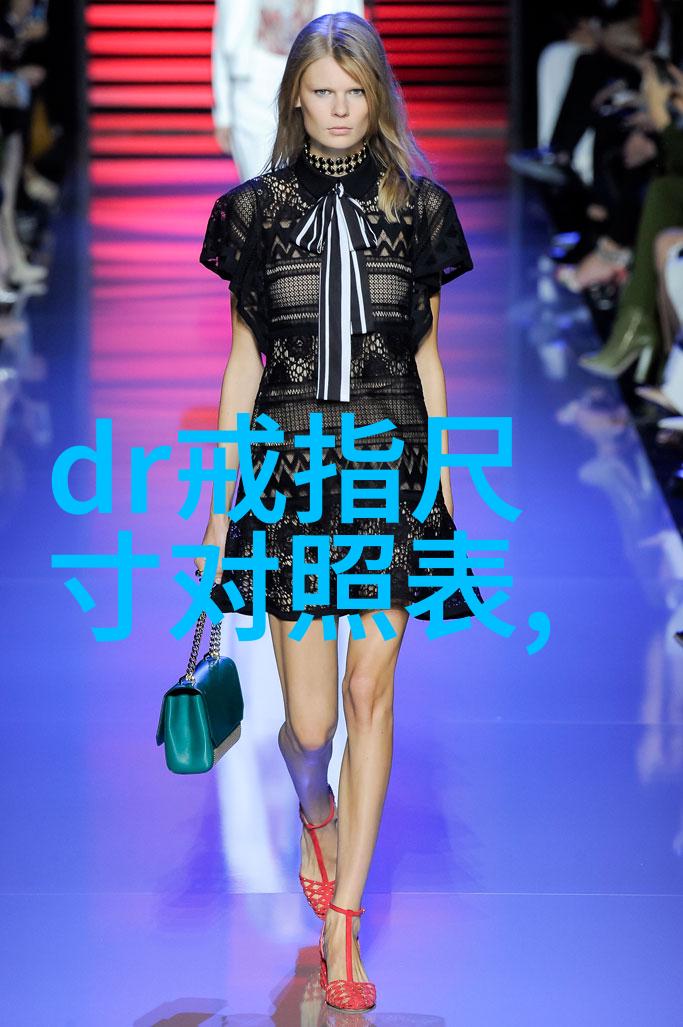 再伸进去一点舔的诱人体验