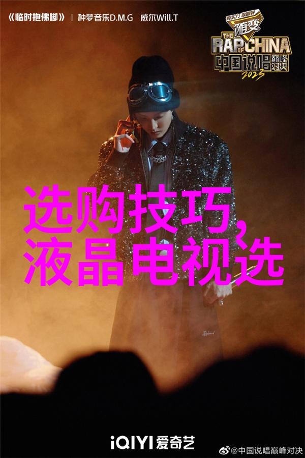 假翡翠在灯光下什么样我看到的那些闪耀着绿光的假宝石它们好像随时都能跳出手中的掌心变成一只只活泼的小精