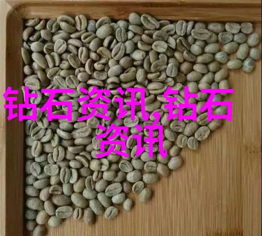 小叶紫檀翠绿长廊上的古木香