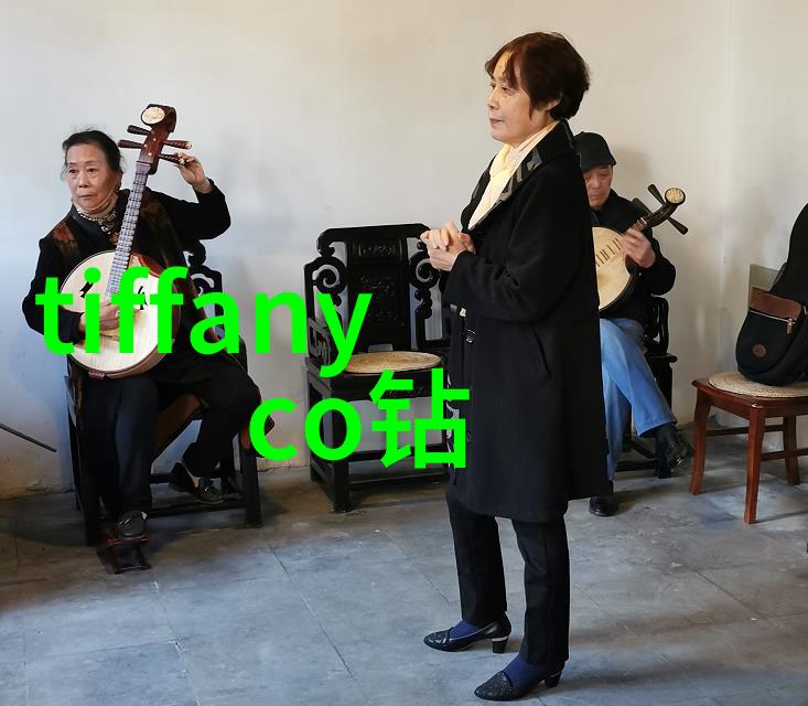农村妇女的力量与柔情一幅生动的肉身画像