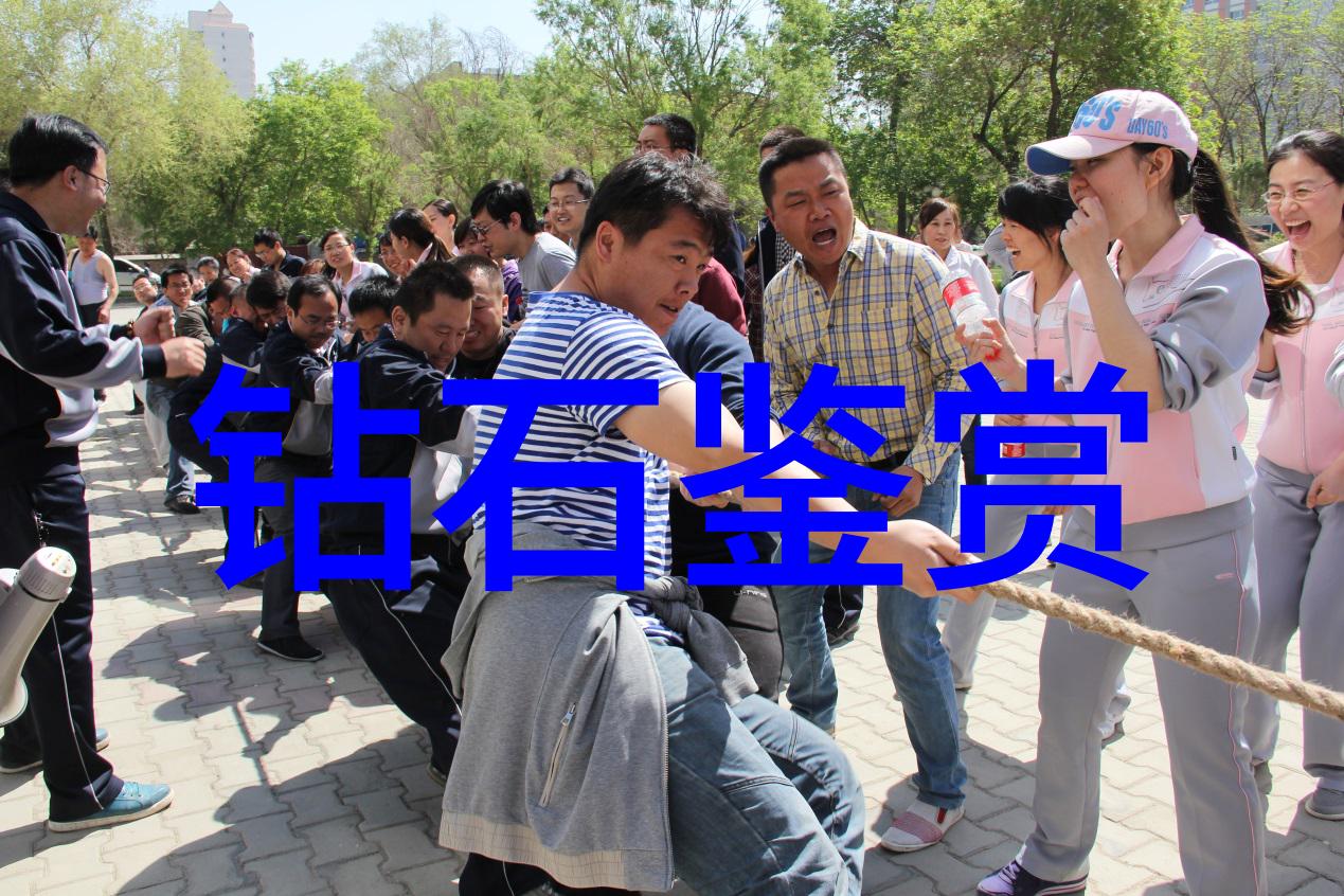 玉石故事几百块钱的赌石切开后从毛料到成品竟是一段传奇之旅